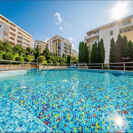 Noks- Marina- Avalonia Daire