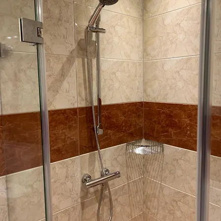 Daire Noks- Marina- Avalonia